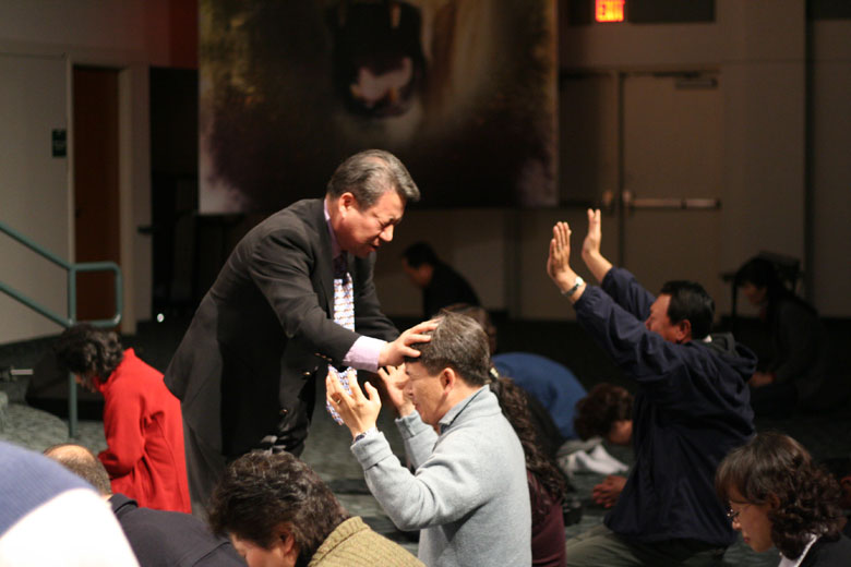 111308-pray (19).jpg